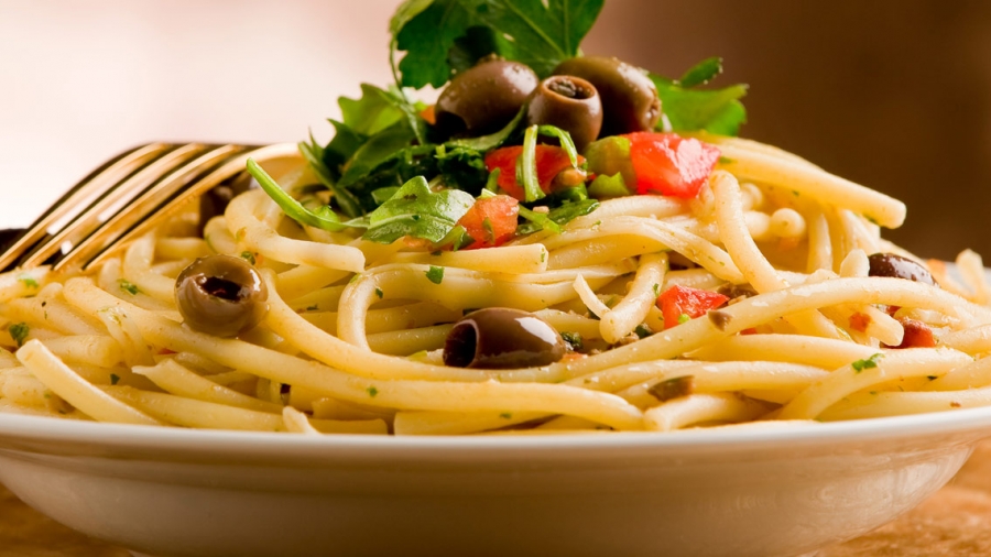 Pasta with Olives and Parsley